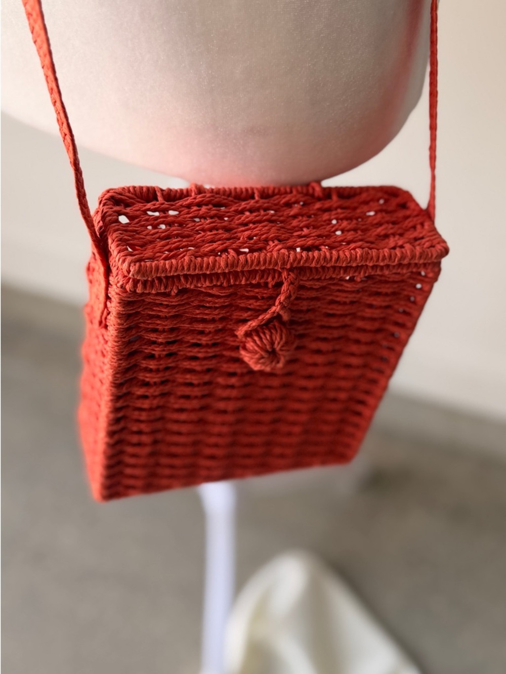 Handwoven Rust Crossbody Bag with Braided Knot Closure - Picture 4 of 5
